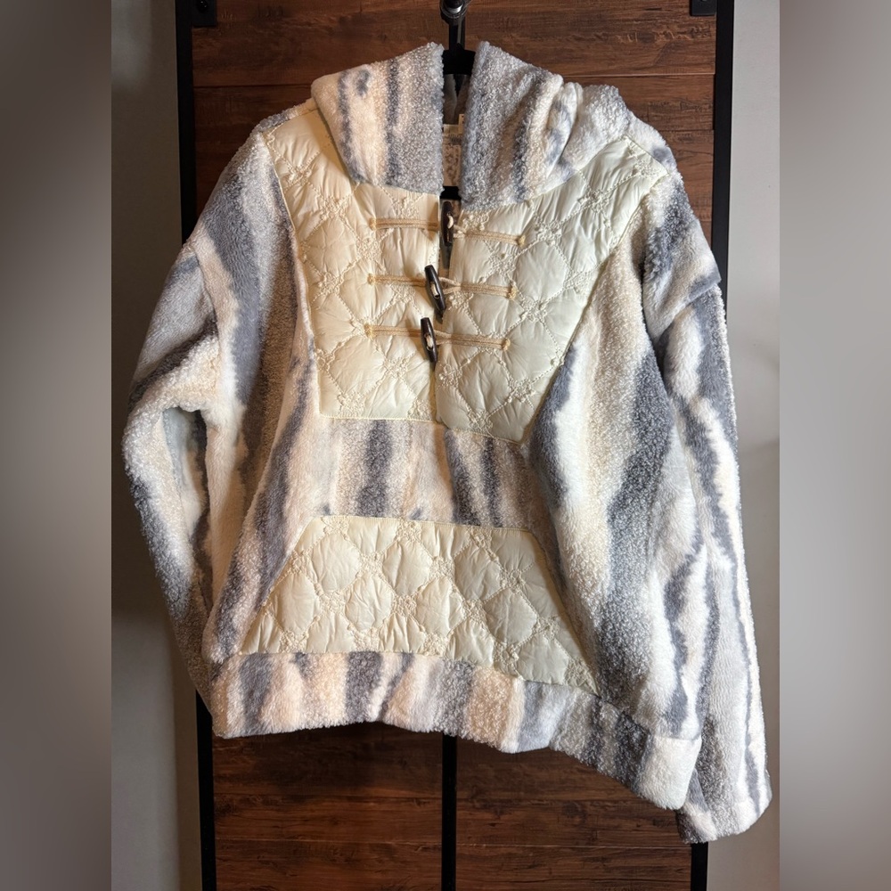 POL Cream and Gray Fleece Jacket with Toggle